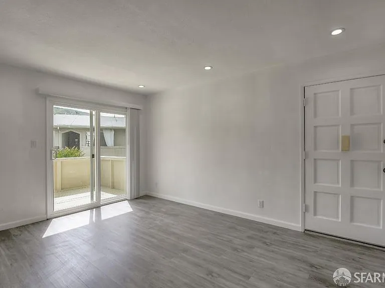 46728 Crawford St #17 — Photo 4