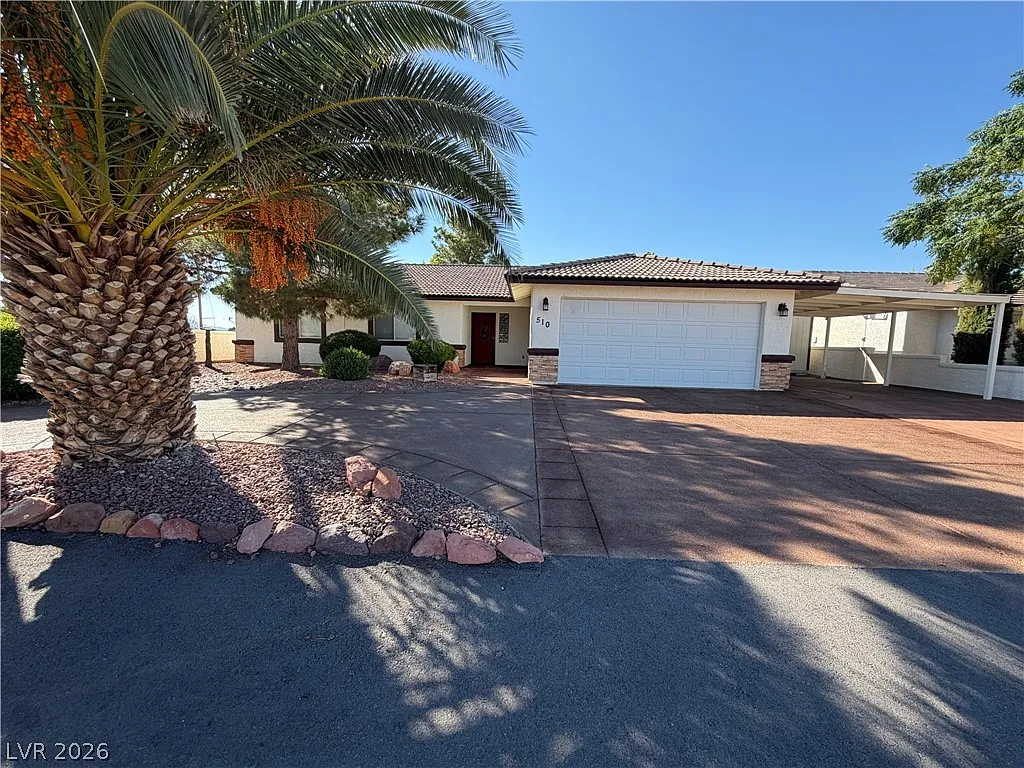 4 bed, 2.0 bath, 1787 sqft, $2,300 — Photo 1