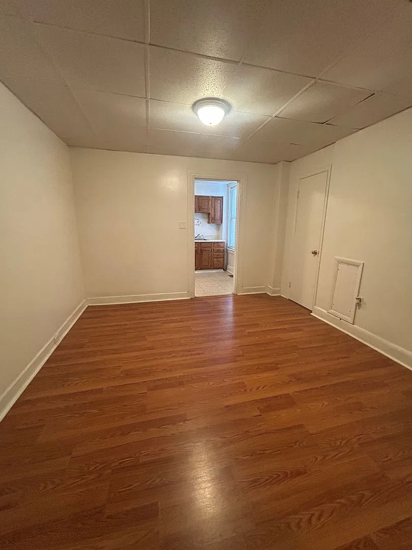 727 Linden Ave — Photo 3