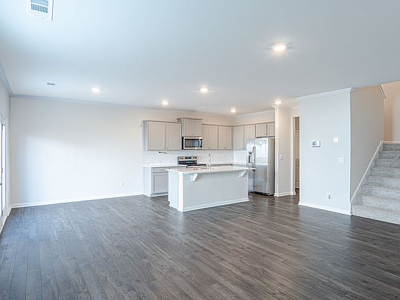 3rd image of 2473 Bayberry St