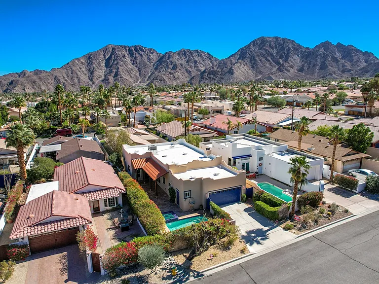 53180 Avenue Madero — Photo 42