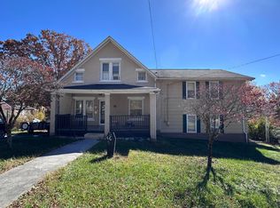 903 Henry St, Princeton, WV 24740