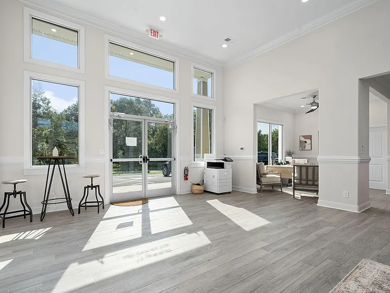 401 Victory Rd — Photo 40