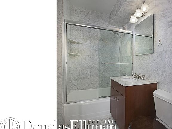 5th image of 320 E 54th St APT 2C