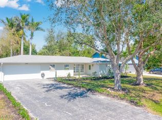 189 Mentor Dr, Naples, FL 34110