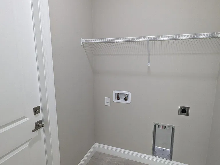 6037 NW Winfield Dr — Photo 5