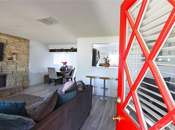 5th image of 17124 Keswick St