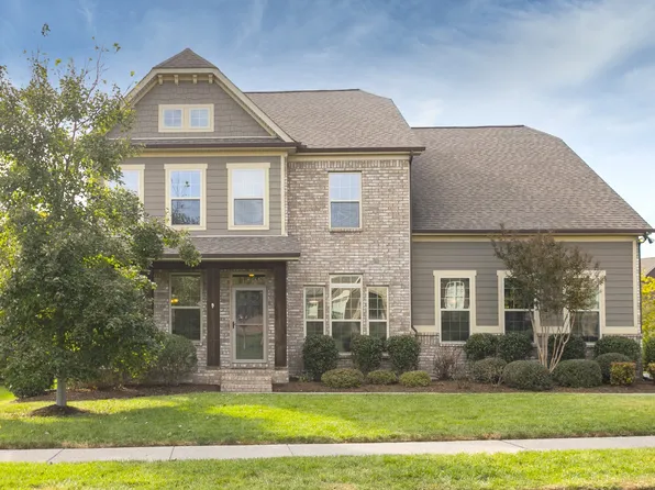 6871 Manor Dr, College Grove, TN 37046