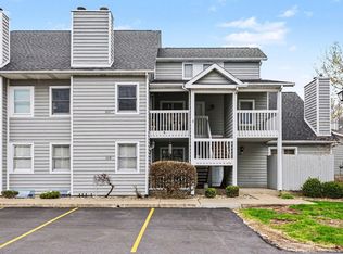 1527 N Oakhill Dr, South Bend, IN 46637