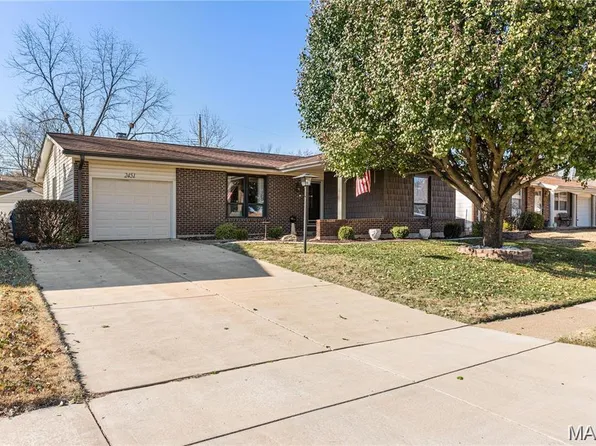 2451 Wesbay Dr, Maryland Heights, MO 63043