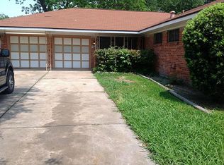 6811 Lyndhurst Dr, Houston, TX 77087