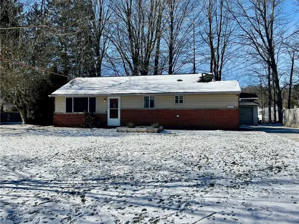 326 Cynthia Dr, Chardon, OH 44024