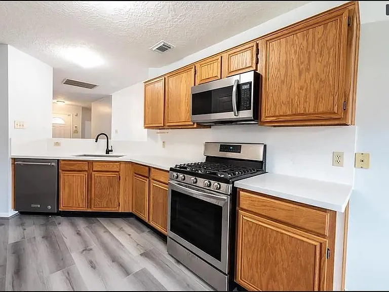 4317 Plover Dr — Photo 7
