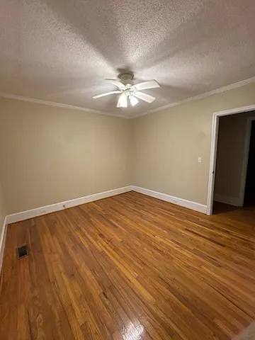 1020 Hancock Dr — Photo 8