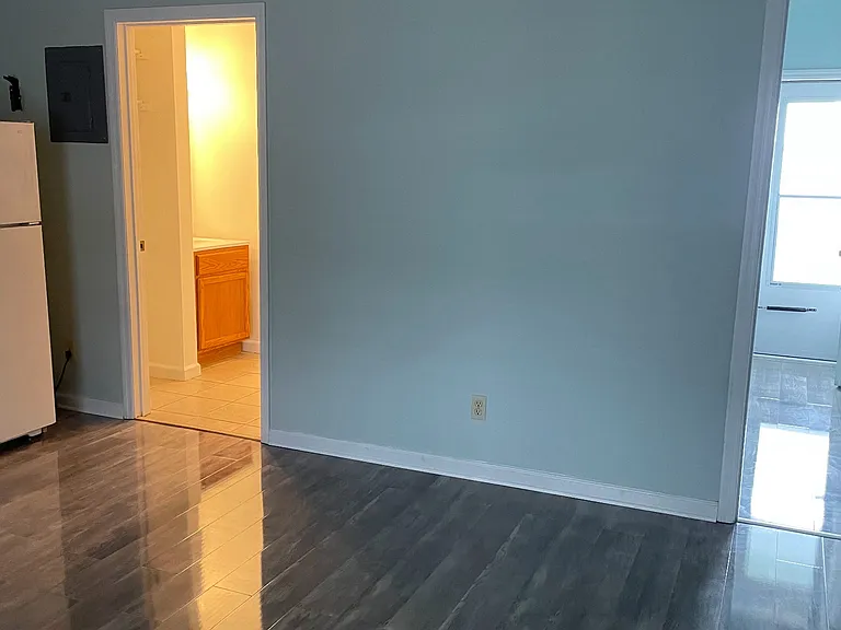 323 N Topsail Dr — Photo 6