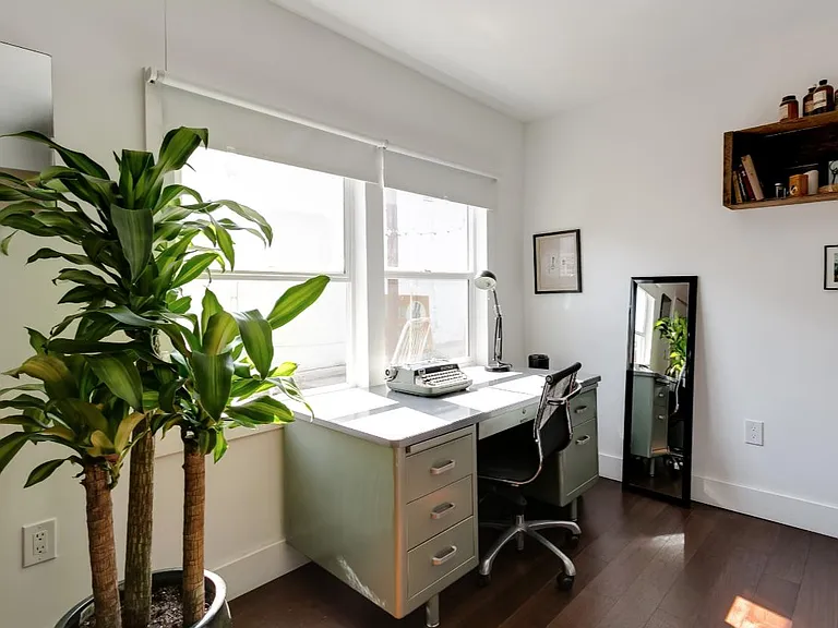 1268 N Westmoreland Ave #1/2 — Photo 8