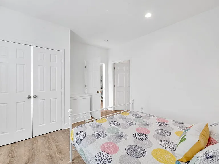 103 Dix St — Photo 14