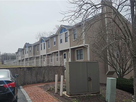 2nd image of 3399 Post Rd APT 20