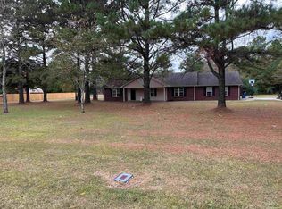 172 Edgewood Ct, Atmore, AL 36502