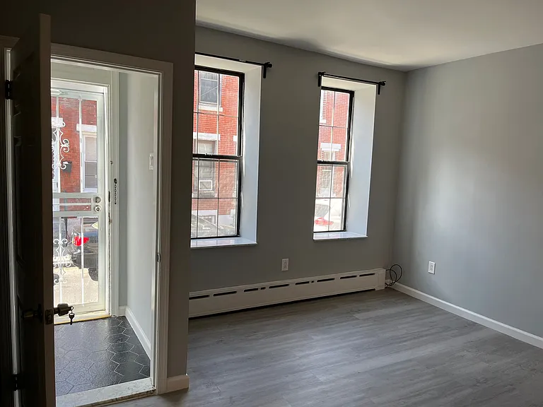 1849 S Rosewood St — Photo 7