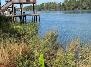 806 W Canal Dr, Gulf Shores, AL 36542
