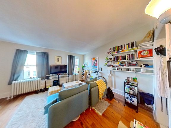 4th image of 803 Saint Paul St APT 3R