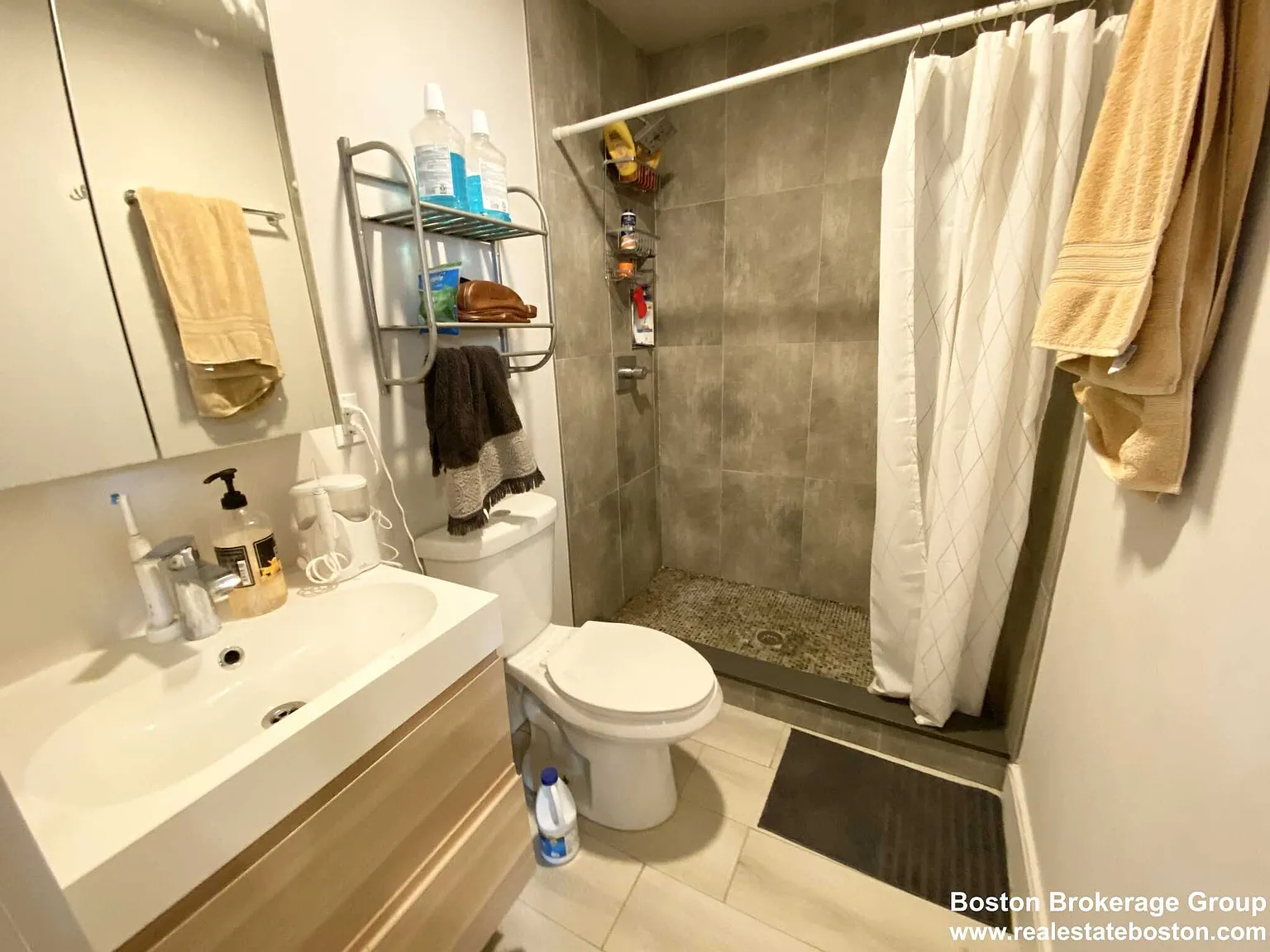 4 bed, $4,500 — Photo 4