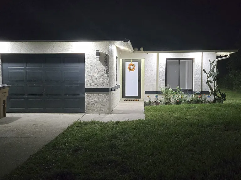 2435 Paul Ave S — Photo 1