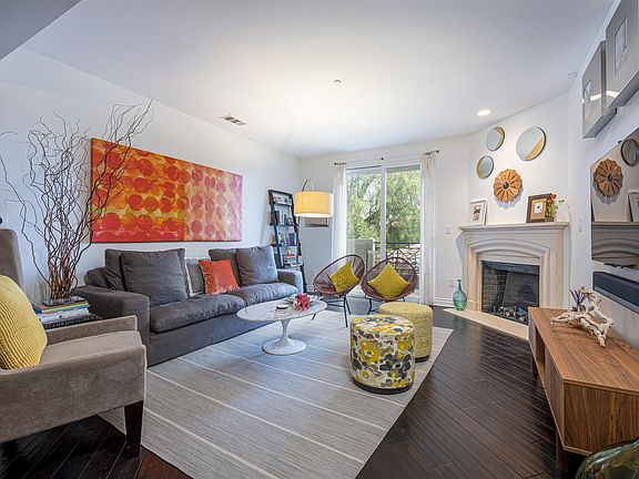 2nd image of 4424 Whitsett Ave APT 208