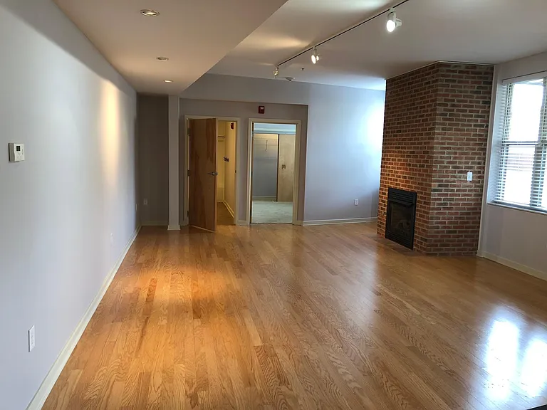 431 W 1st Ave #101 — Photo 12