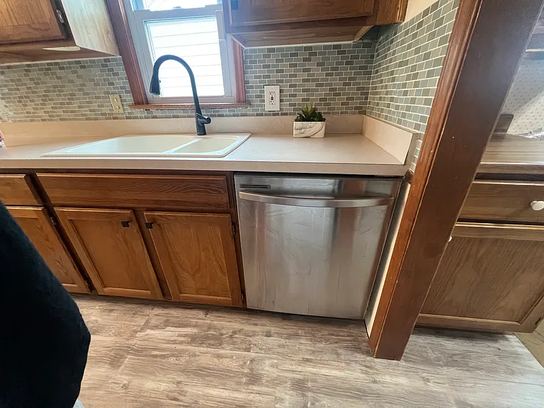 6103 Allanwood Dr — Photo 9