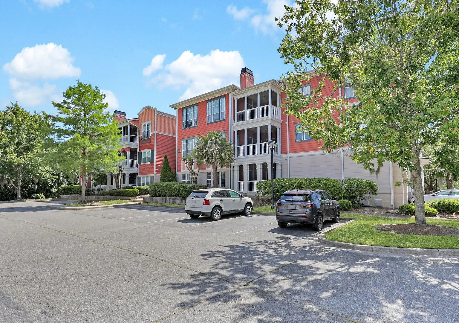 Condominium in The Merritt on Whitemarsh Island for Lease — Photo 2