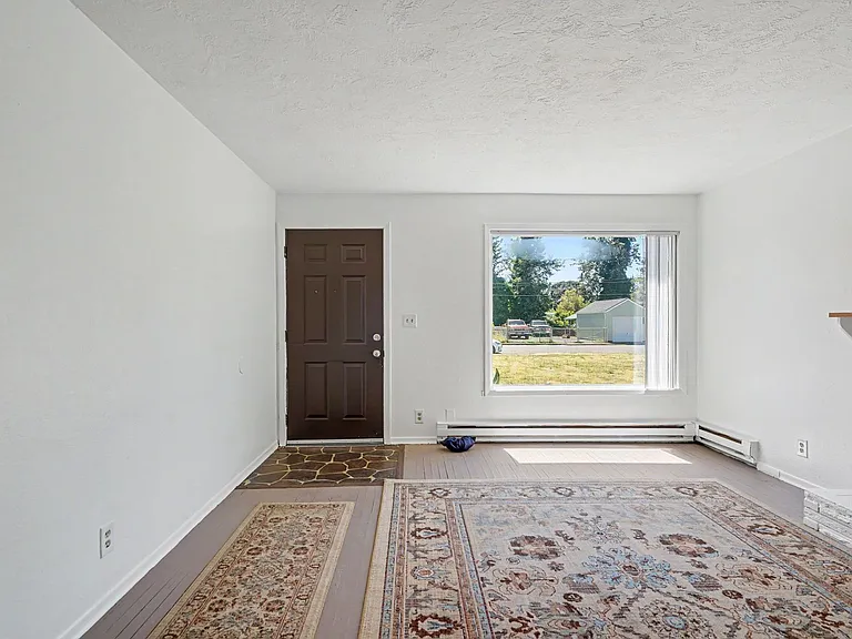 2519-2521 Hyde Ct SE — Photo 7
