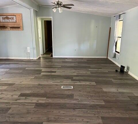 4th image of 10 Johnson Ave