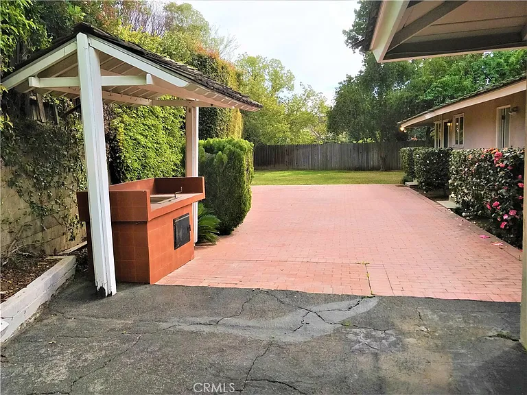 1205 Sierra Madre Blvd — Photo 21