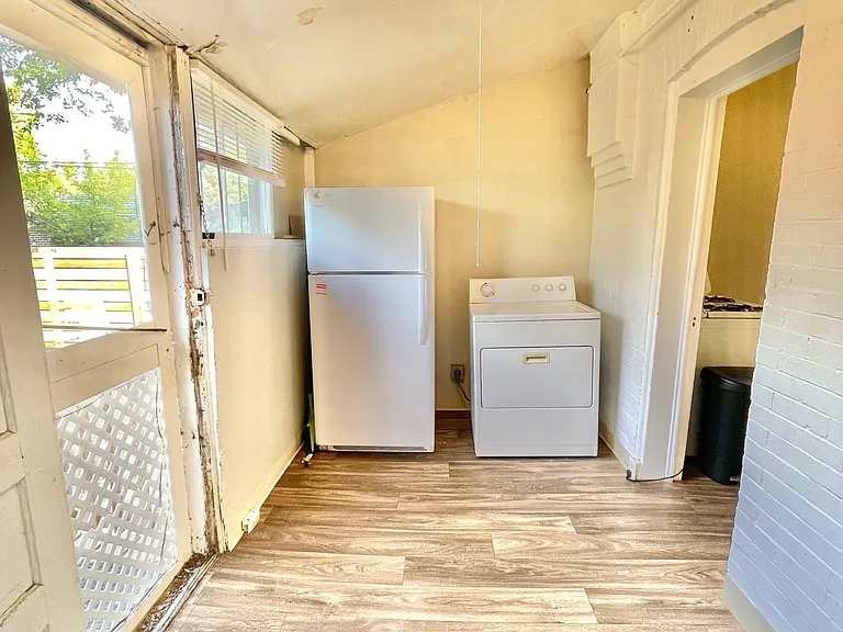 1453 S Clarkson St — Photo 16