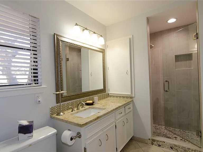 1353 Lost Creek Blvd — Photo 19