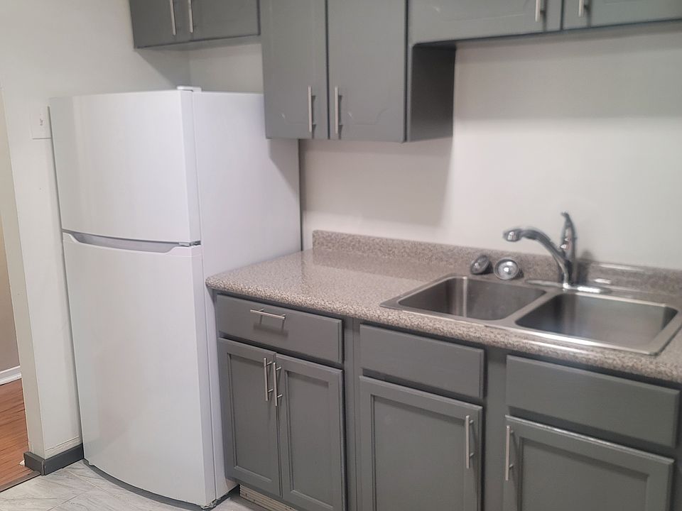 1st image of 108 N Belvedere Blvd APT 10