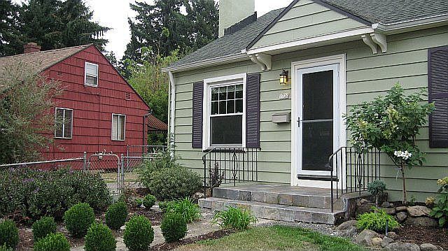 New vinyl windows