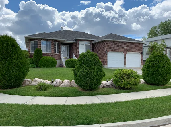 5560 S 3750 W, Roy, UT 84067