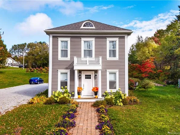 44 Riverview Ave, Saint George, NB E5C 3M1