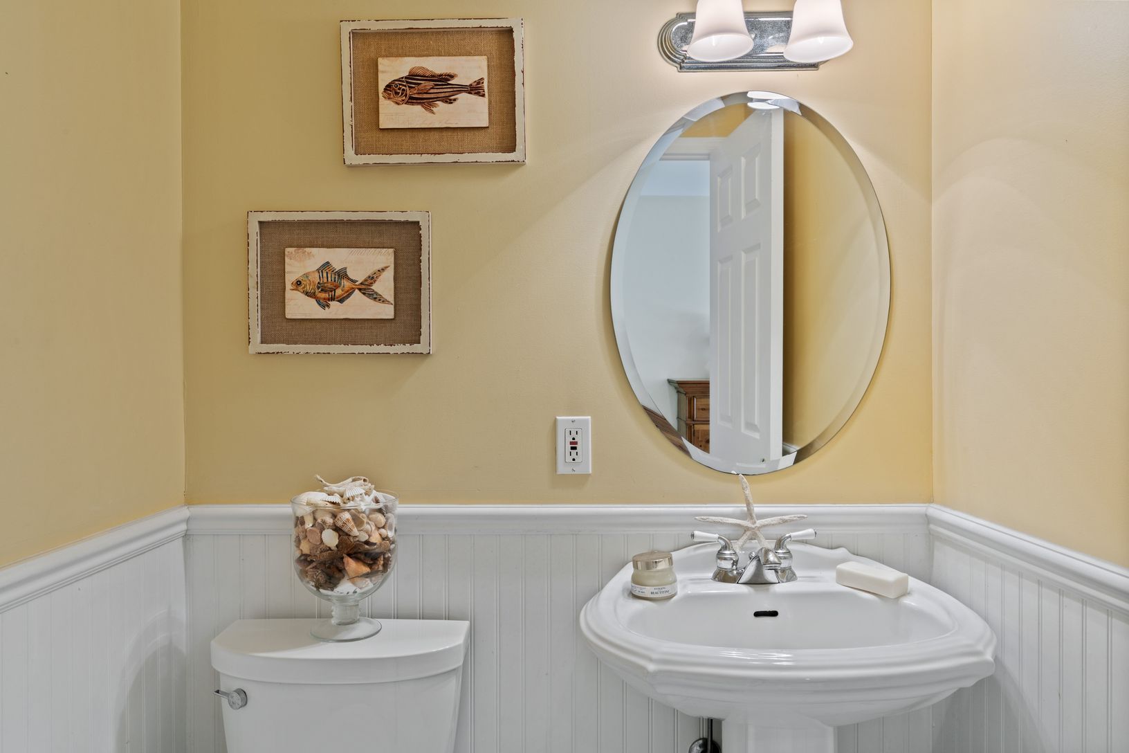 1ST FLOOR 1/2 BATH