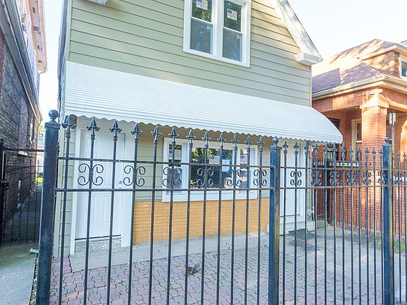 2nd image of 4336 W Dickens Ave