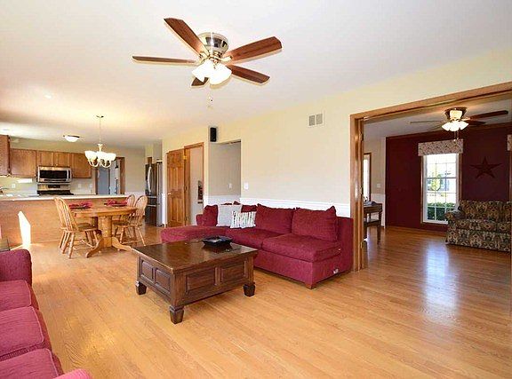 3rd image of 702 Maves Dr