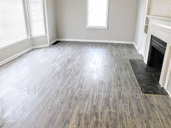 4th image of 2200 Esmeralda Ave