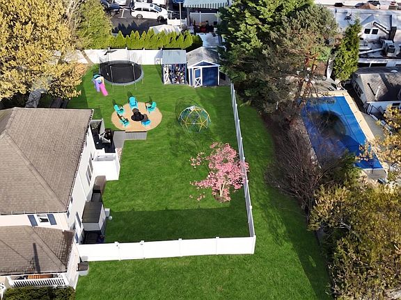 4th image of 68 Laurel Avenue