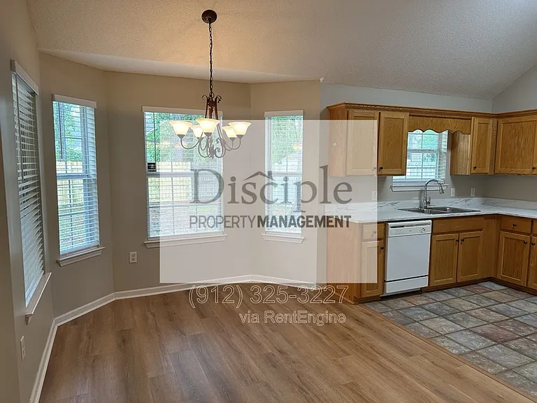 355 Shady Oak Cir — Photo 8