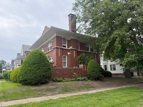 3rd image of 302 S 3rd St