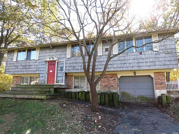 2nd image of 24 Fairway Dr