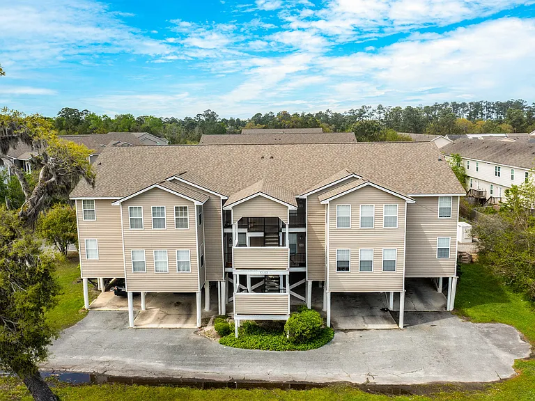 King George Apartments — Photo 13